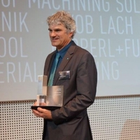 Benedikt Rauscher (Gerente de Desenvolvimento de Produto) durante a cerimônia de premiação